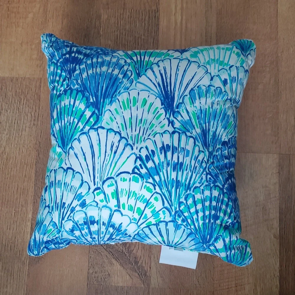 Lilly Pulitzer For Pottery Barn Reversible Pillow Beaded Starfish & Shell‎ Print